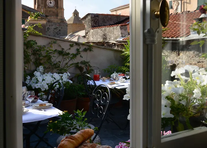 La Terrazza Di Vico Olivi Frühstückspension Ventimiglia