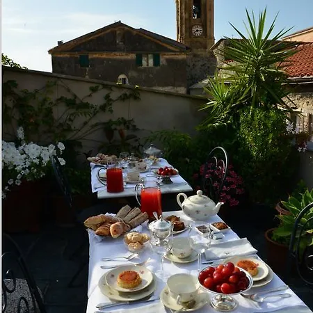La Terrazza Di Vico Olivi Frühstückspension Ventimiglia