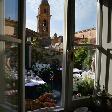 Frühstückspension La Terrazza Di Vico Olivi 4*